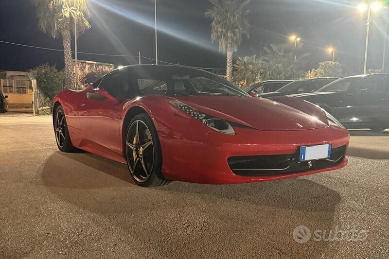 Usata Ferrari 458 566 CV (416 kW) 2012 Rosso Coupé
