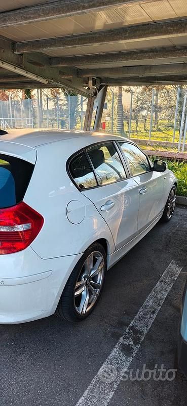 Usata BMW 120 Efficient Dynamics 177 CV (130 kW) 2011 Bianco Utilitaria