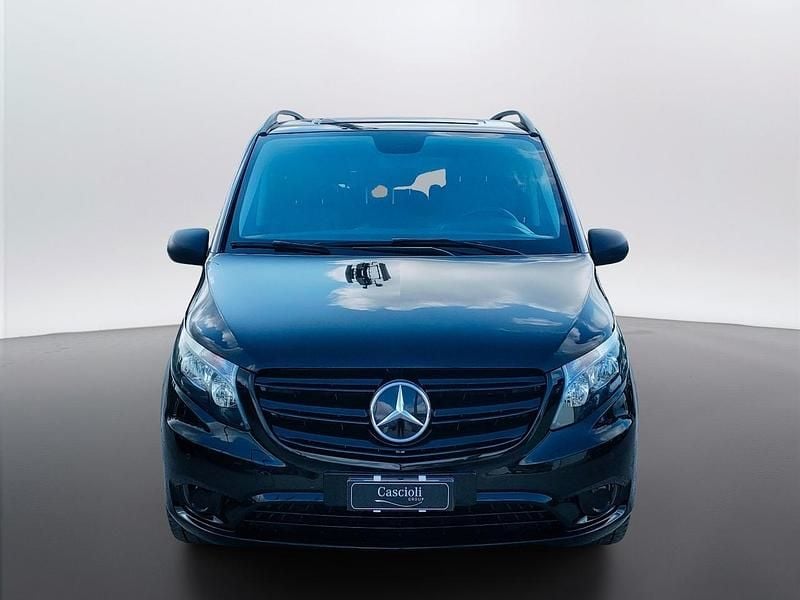 Usata Mercedes Vito 136 CV (100 kW) 2022 Nero ossidiana metallizzato Furgone
