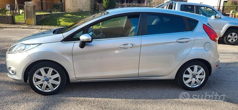 Usata Ford Fiesta 97 CV (71 kW) 2009 Utilitaria