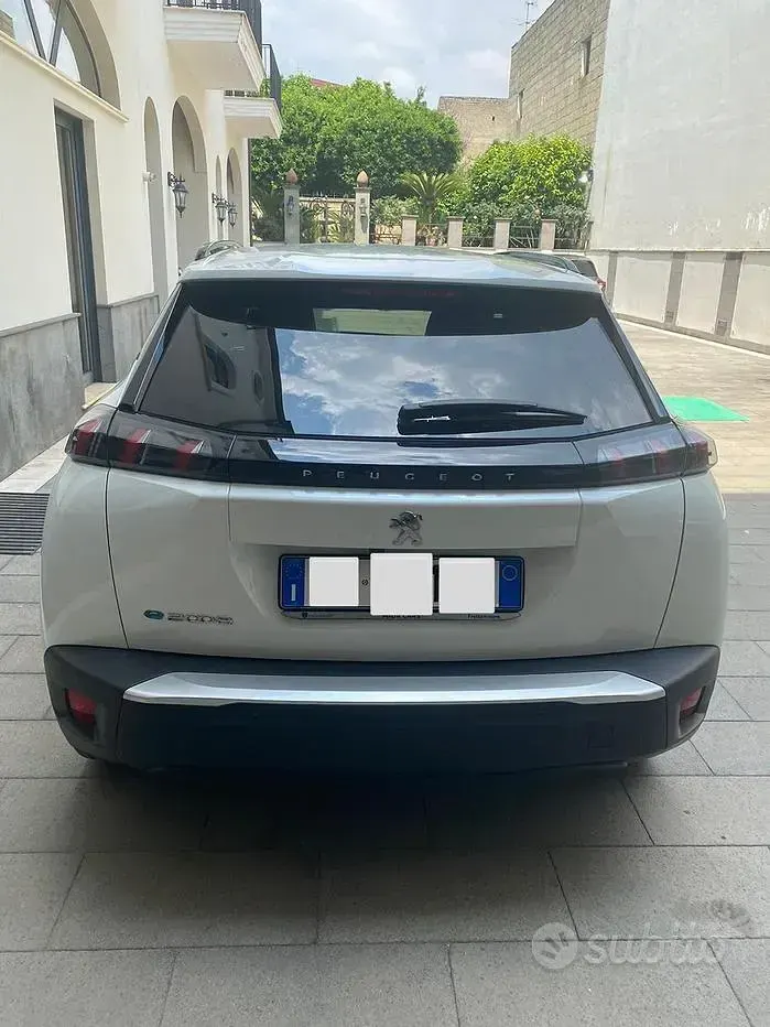 Usata Peugeot 2008 56 kW (77 CV) 2022 Bianco SUV
