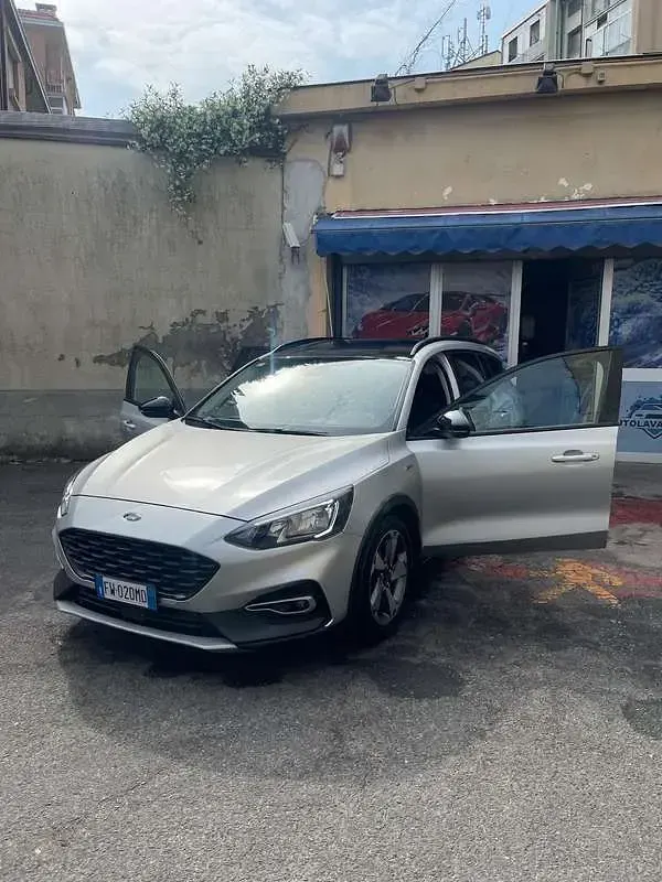Usata Ford Focus Active 125 CV (91 kW) 2019 Grigio Station wagon