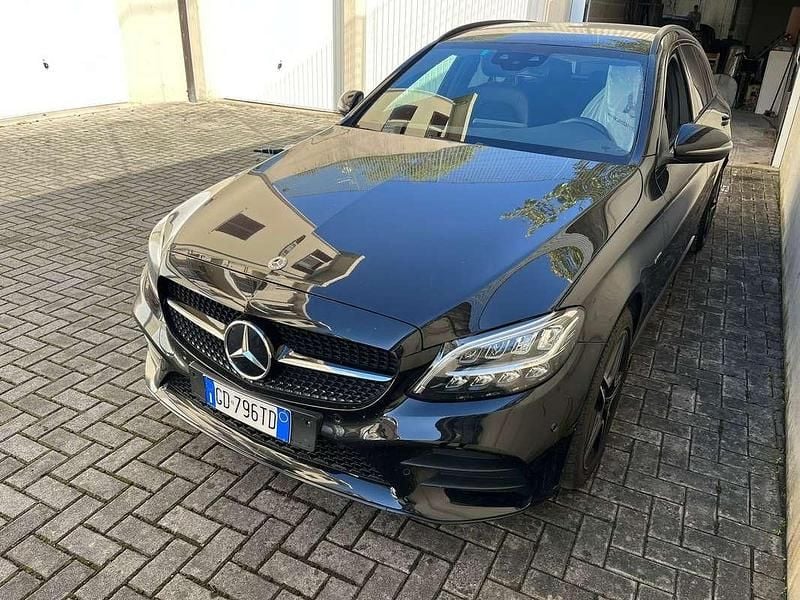 Usata Mercedes C300e Executive 194 CV (142 kW) 2020 Nero Station wagon