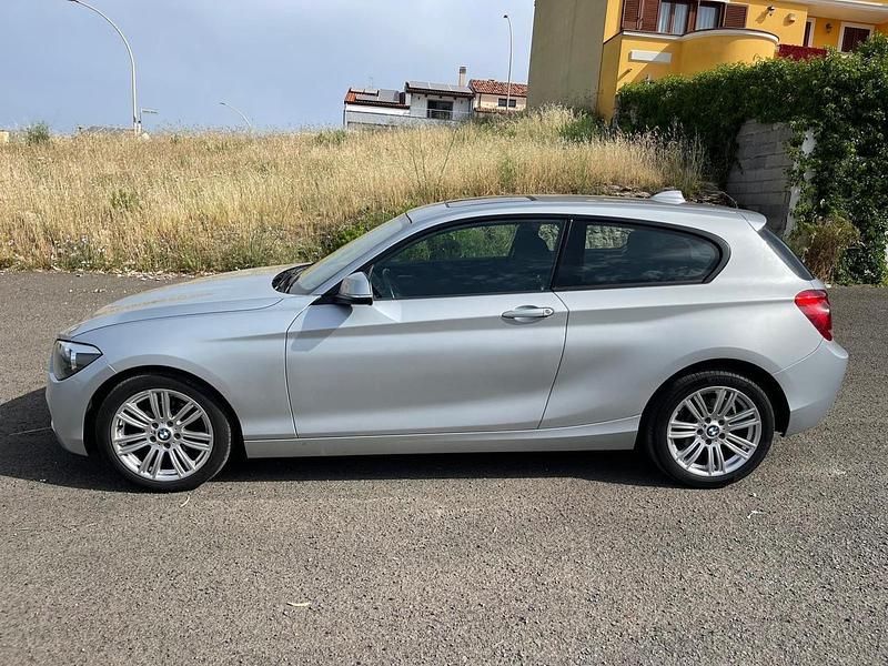 Usata BMW 114 Sport Line 95 CV (69 kW) 2012 Grigio Utilitaria