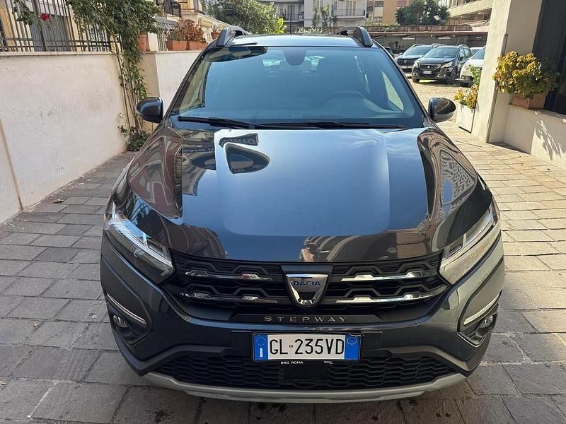 Usata Dacia Sandero Comfort 101 CV (74 kW) 2022 Grigio Berlina