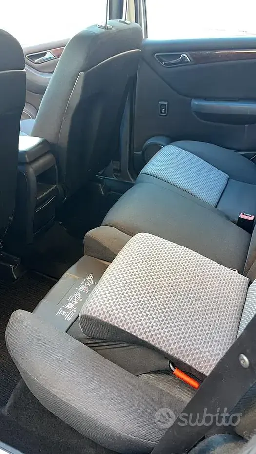 Usata Mercedes A180 109 CV (80 kW) 2004 Grigio Berlina