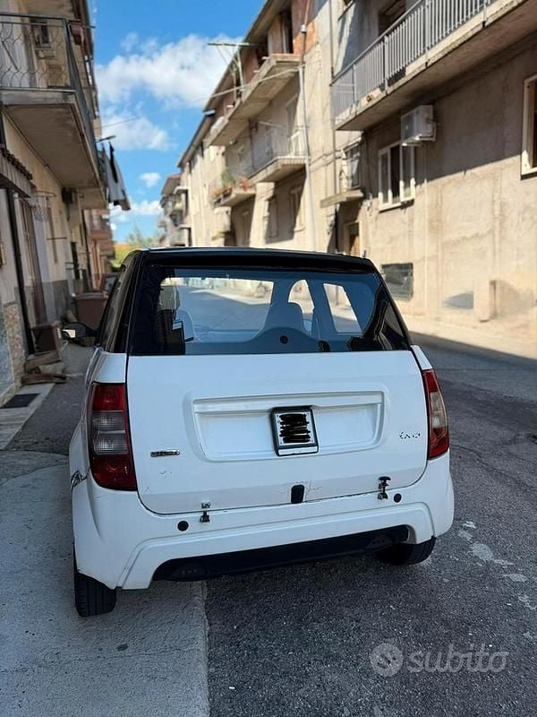 Usata Ligier IXO 5 CV (3 kW) 2011 Bianco Utilitaria