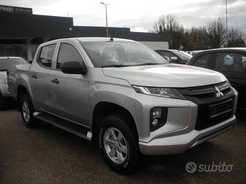 Usata Mitsubishi L200 Select 149 CV (109 kW) 2023 Grigio Pick-up