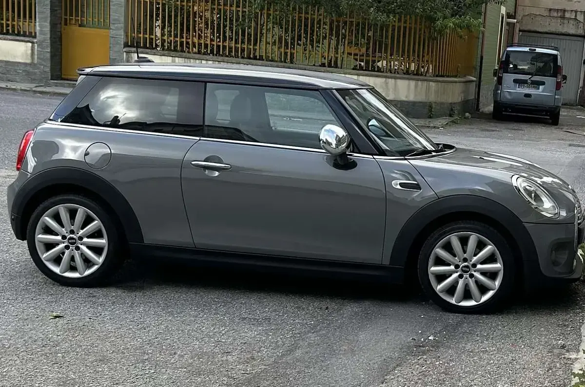 Usata Mini Cooper D Business 118 CV (86 kW) 2016 Grigio Utilitaria