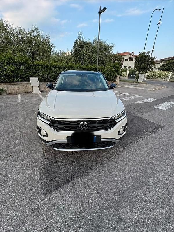 Usata VW T-Roc 116 CV (85 kW) 2023 SUV