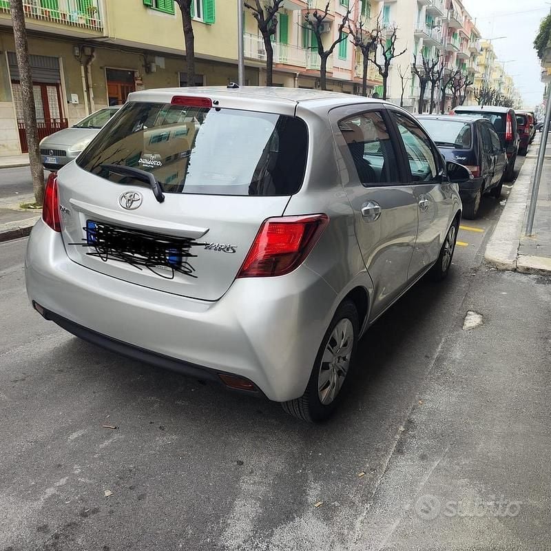 Usata Toyota Yaris 2016 Grigio Berlina