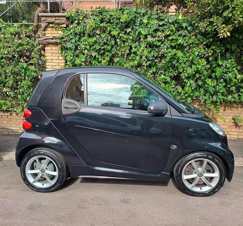Usata 2011 Smart ForTwo Coupé Passion Due volumi | 5500 € (Buon prezzo) - Immagine 1/4