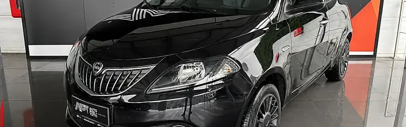 Usata Lancia Ypsilon Gold 69 CV (50 kW) 2019 Utilitaria