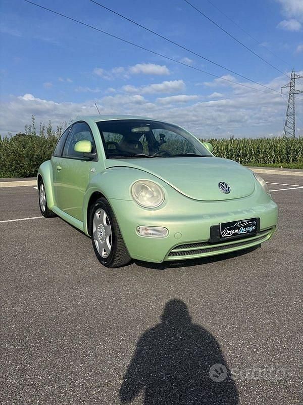 Usata VW Beetle 116 CV (85 kW) 2000 Verde Utilitaria