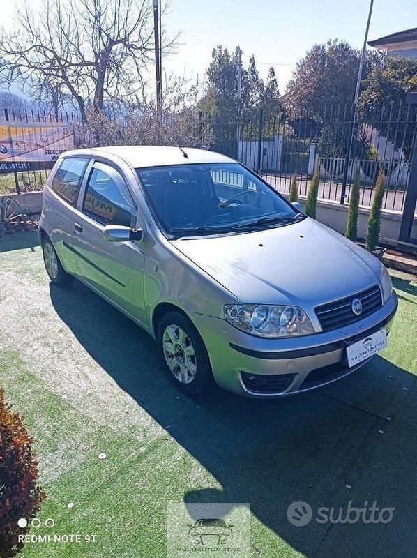 Usata Fiat Punto 69 CV (50 kW) 2005 Grigio Utilitaria