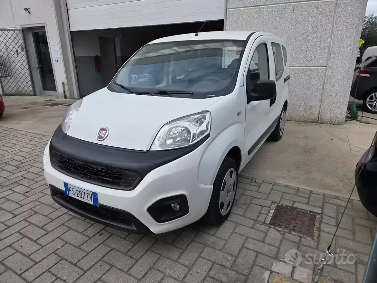 Usata Fiat Qubo Lounge 77 CV (56 kW) 2018 Bianco Monovolume