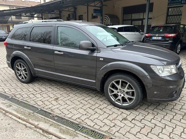 Usata Fiat Freemont Cross 170 CV (125 kW) 2015 Grigio scuro SUV
