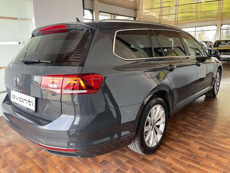 Usata VW Passat Business 122 CV (89 kW) 2020 Urano grey Station wagon