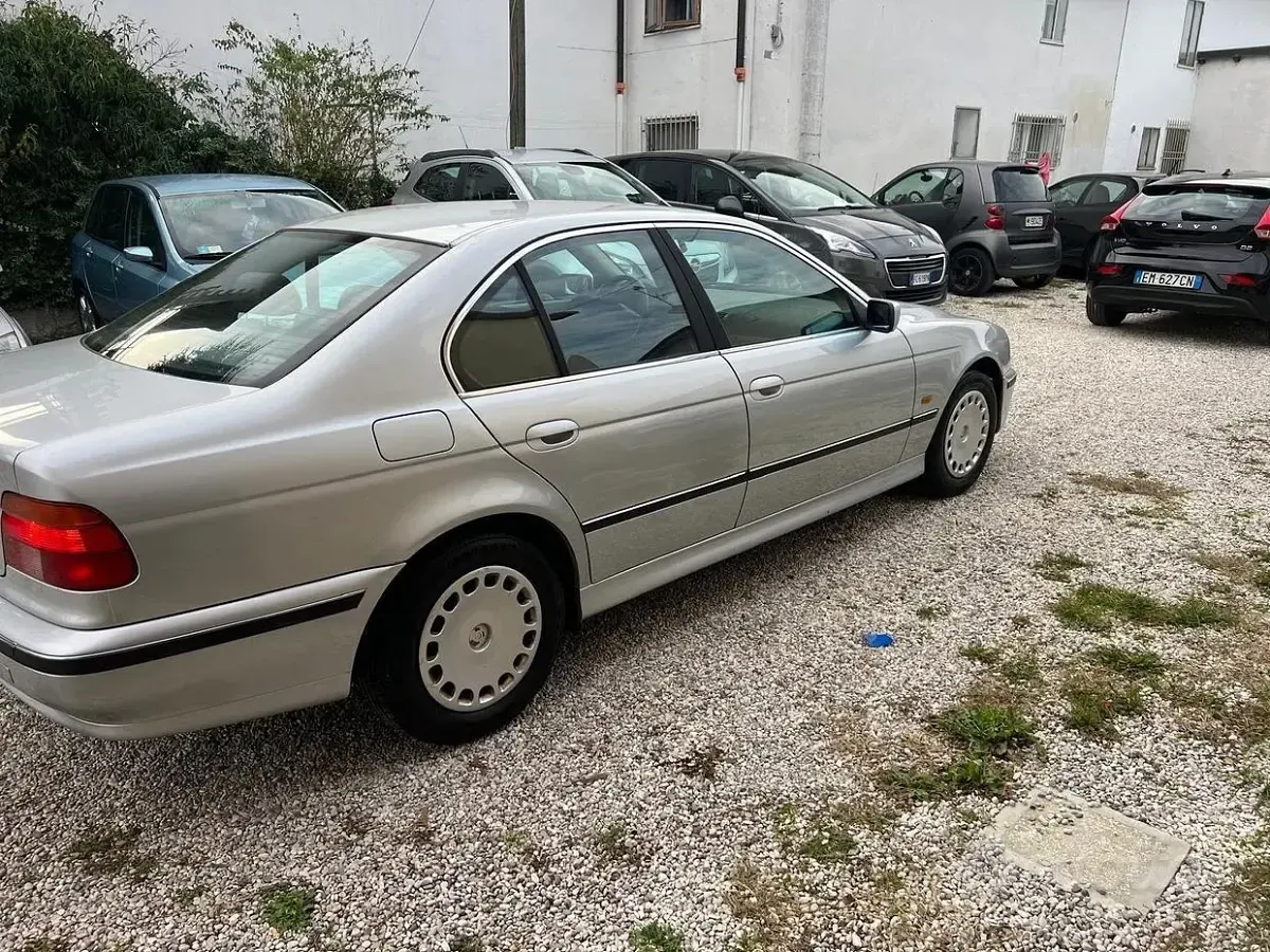 Usata BMW 525 143 CV (105 kW) 1998 Grigio Berlina