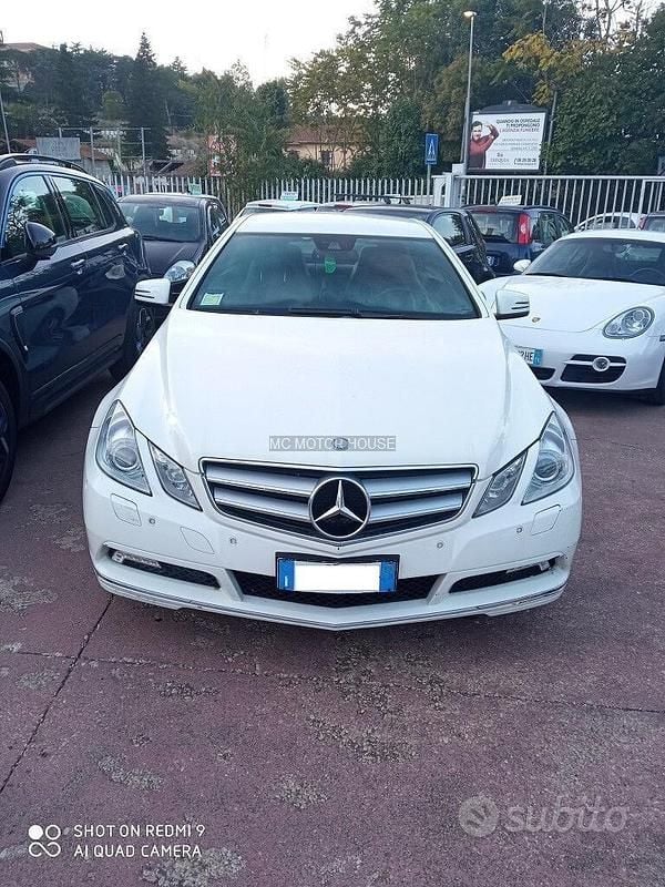 Usata Mercedes E350 231 CV (169 kW) 2010 Bianco Coupé