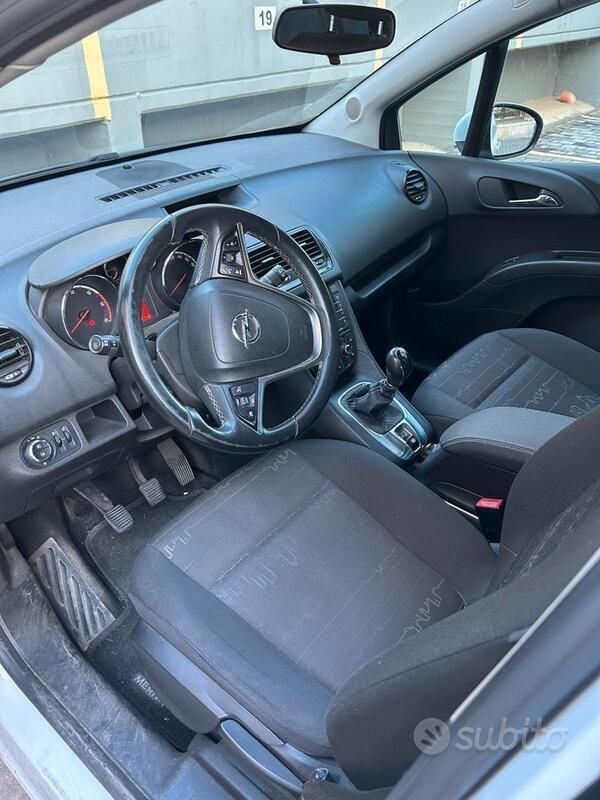 Usata Opel Meriva 95 CV (69 kW) 2013 Bianco Monovolume