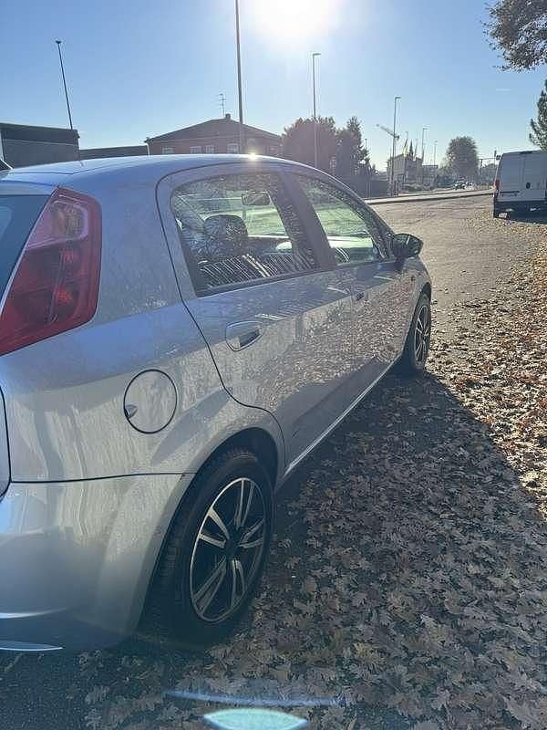 Usata Fiat Grande Punto Dynamic 75 CV (55 kW) 2006 Utilitaria