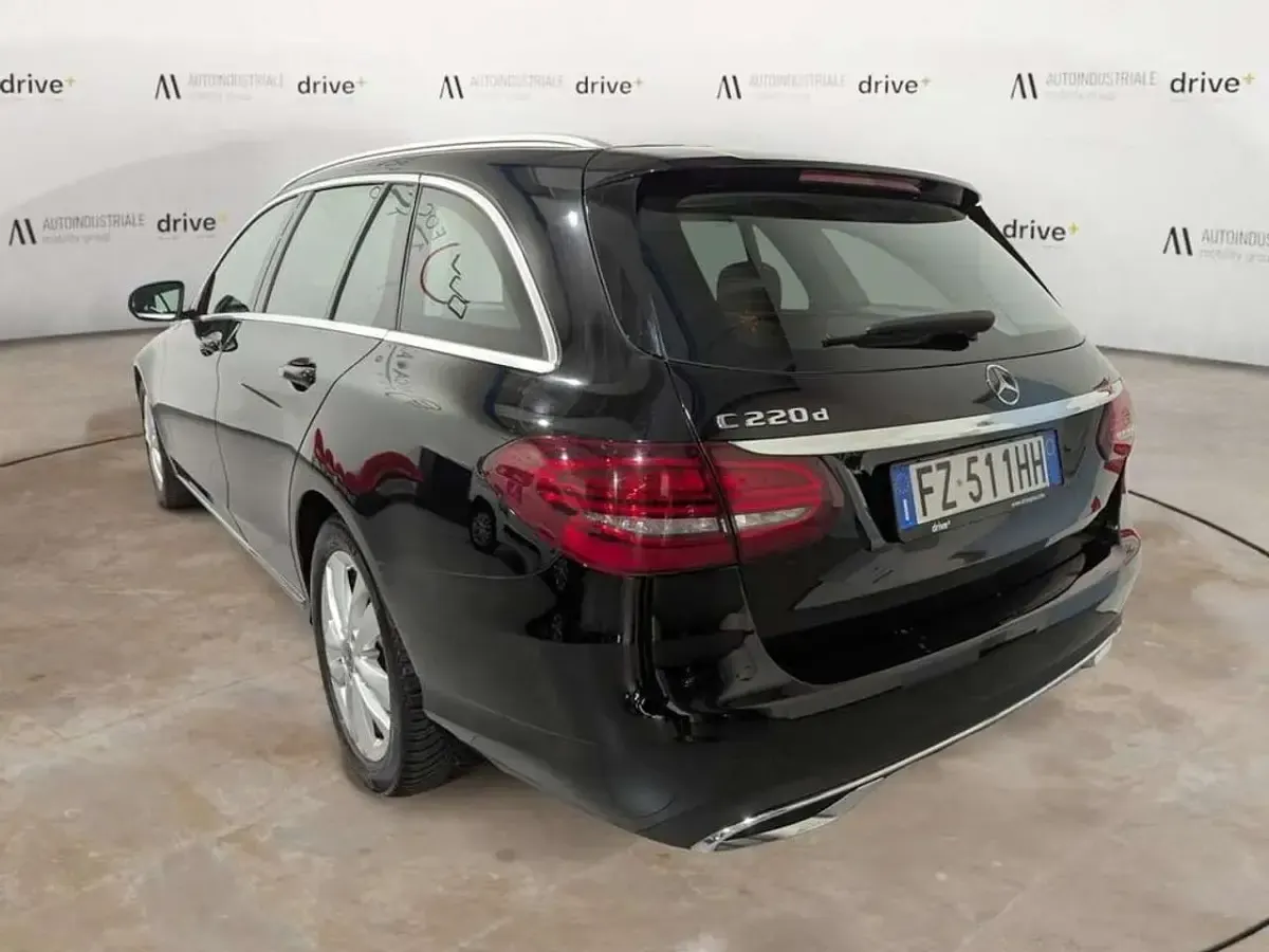 Usata Mercedes C220 194 CV (142 kW) 2019 Nero Station wagon