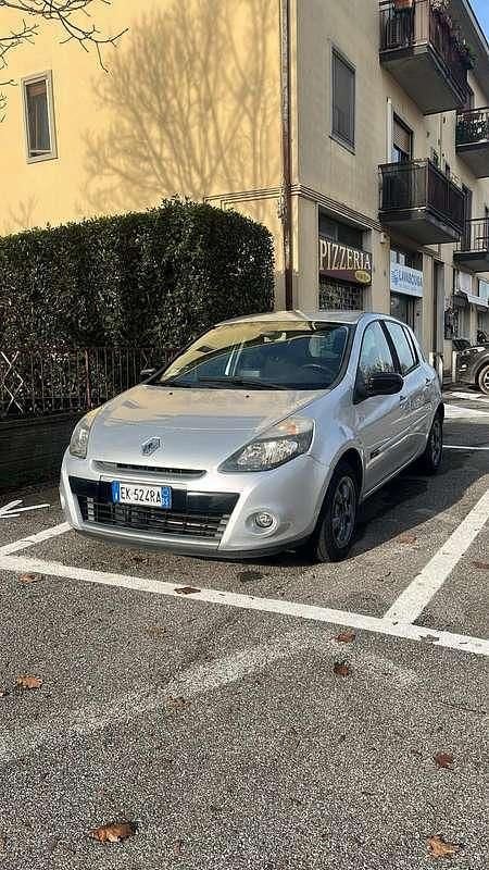 Usata Renault Clio II 75 CV (55 kW) 2011 Berlina