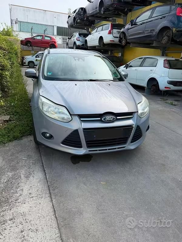 Usata Ford Focus 110 CV (80 kW) 2011 Grigio Station wagon
