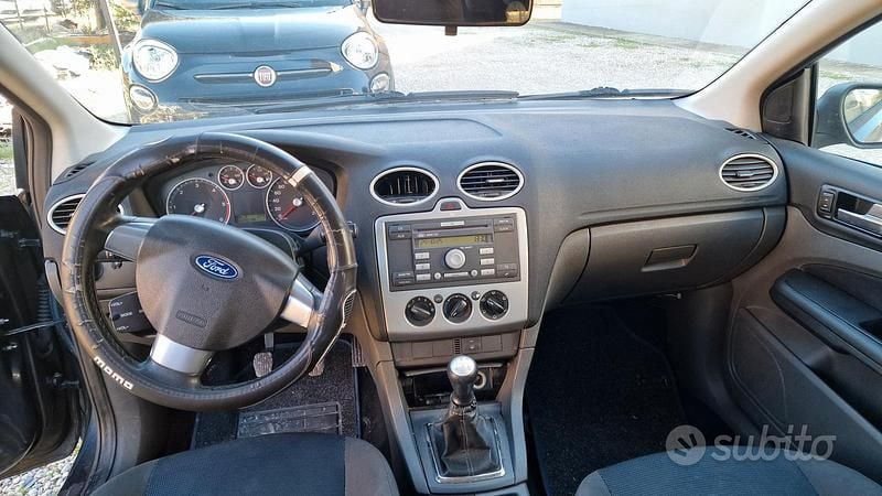 Usata Ford Focus 115 CV (84 kW) 2006 Verde Station wagon