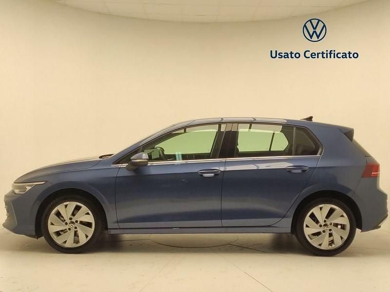 Usata VW Golf VIII Style 150 CV (110 kW) 2025 Anemone blue Utilitaria
