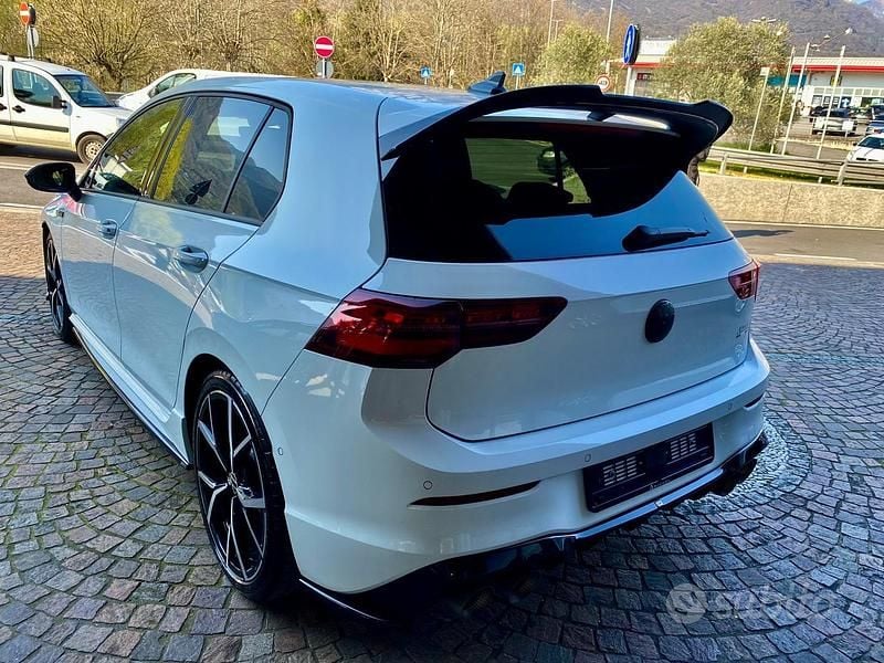 Usata VW Golf VIII R 320 CV (235 kW) 2022 Bianco Berlina