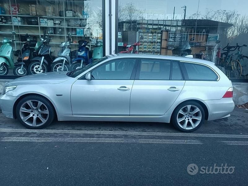 Usata BMW 525 197 CV (144 kW) 2008 Grigio Station wagon