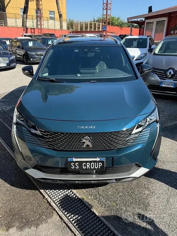 Usado Peugeot 5008 GT-line 131 CV (96 kW) 2023 Azul SUV