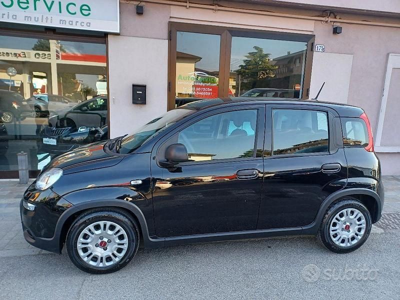 Usata Fiat Panda S 70 CV (51 kW) 2024 Nero Utilitaria