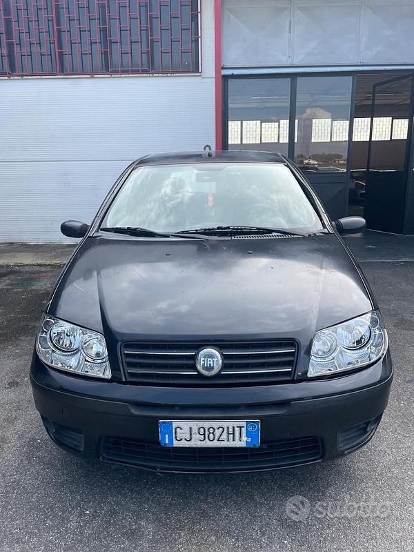 Usata Fiat Punto 69 CV (50 kW) 2004 Nero Utilitaria