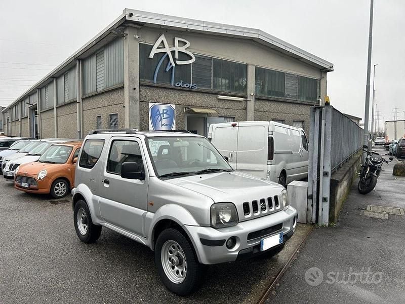 Grigio Usata 2001 Suzuki Jimny SUV | 8990 € (Buon prezzo) - Immagine 1/4