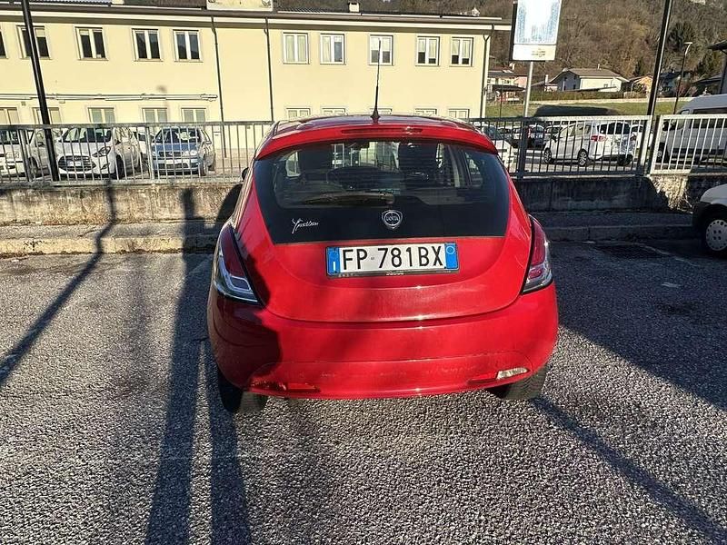 Usata Lancia Ypsilon Silver 69 CV (50 kW) 2018 Utilitaria