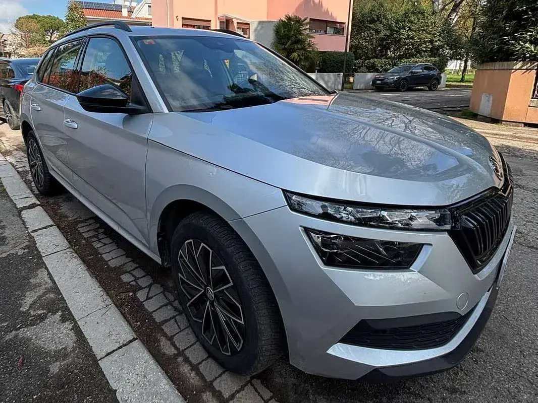 Używany Skoda Kamiq 150 KM (110 kW) 2023 Srebrny SUV