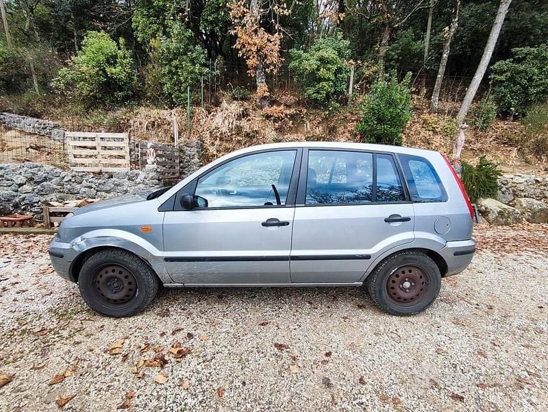 Usata Ford Fusion 68 CV (50 kW) 2005 Grigio Utilitaria