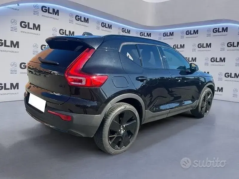 Begagnad Volvo XC40 Plus 163 HK (119 kW) 2025 Svart SUV