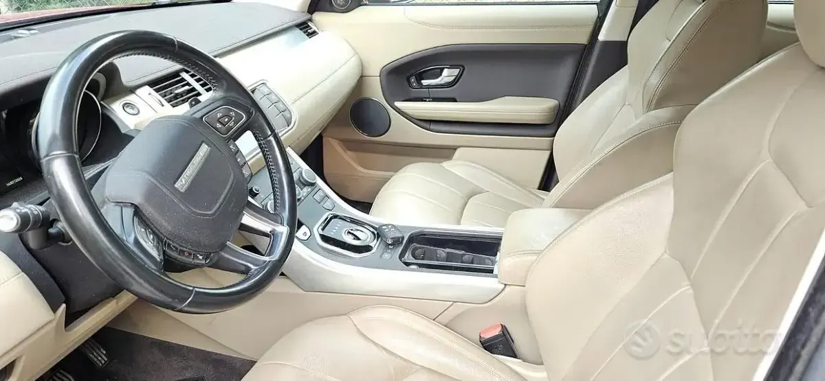 Usata Land Rover Range Rover evoque 150 CV (110 kW) 2016 Rosso SUV
