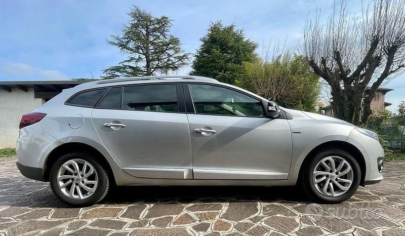 Usata Renault Mégane GrandTour 110 CV (80 kW) 2016 Grigio Station wagon