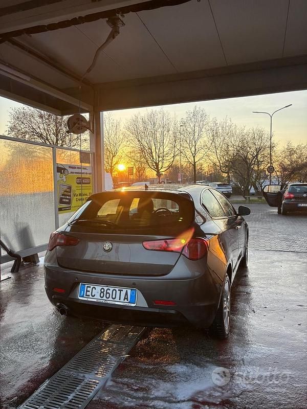Usata Alfa Romeo Giulietta 105 CV (77 kW) 2010 Utilitaria