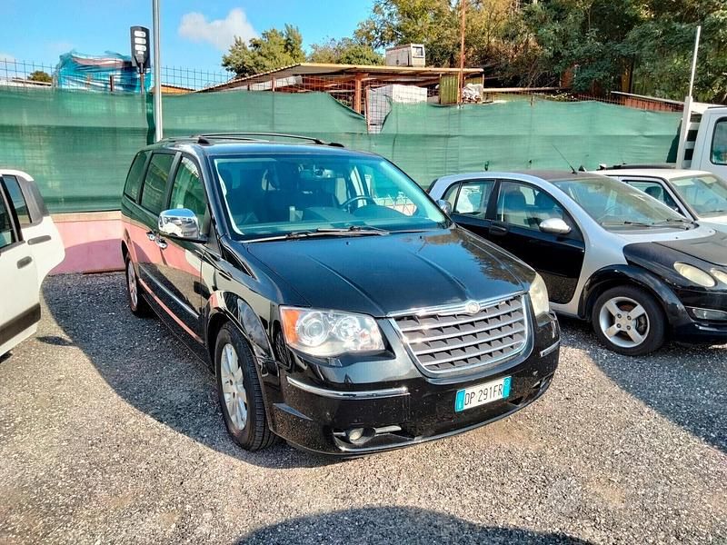 Usata Chrysler Voyager Limited 163 CV (119 kW) 2008 Nero Monovolume