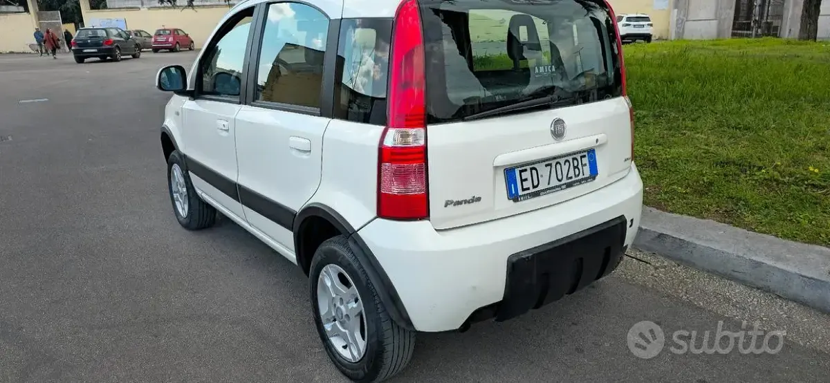 Usata Fiat Panda 4x4 Climbing 69 CV (50 kW) 2010 Bianco Utilitaria