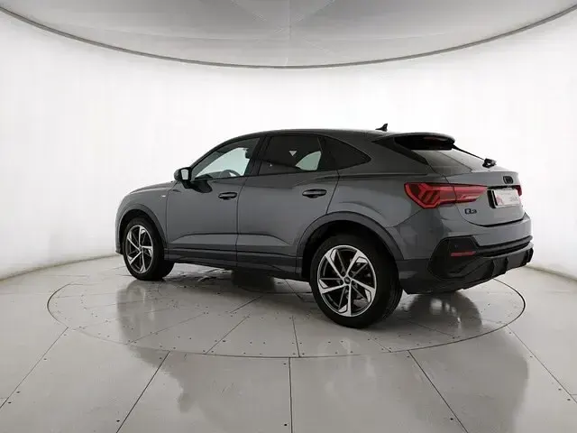 Usata Audi Q3 Sportback S-Line 193 CV (141 kW) 2025 Grigio daytona perla SUV