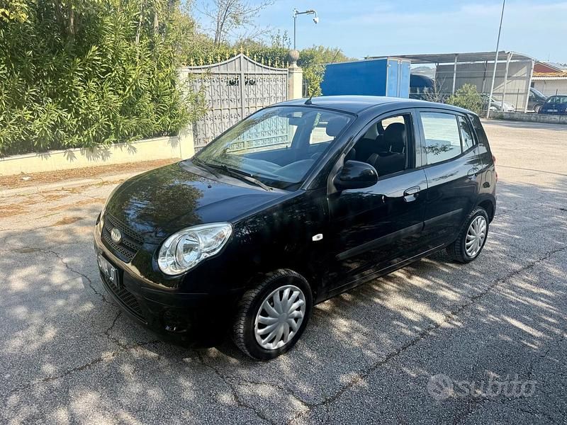 Usata Kia Picanto 62 CV (45 kW) 2011 Nero Utilitaria