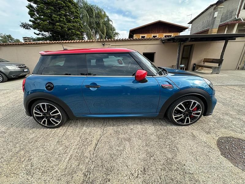 Usata Mini John Cooper Works 255 CV (187 kW) 2022 Blu/azzurro Utilitaria
