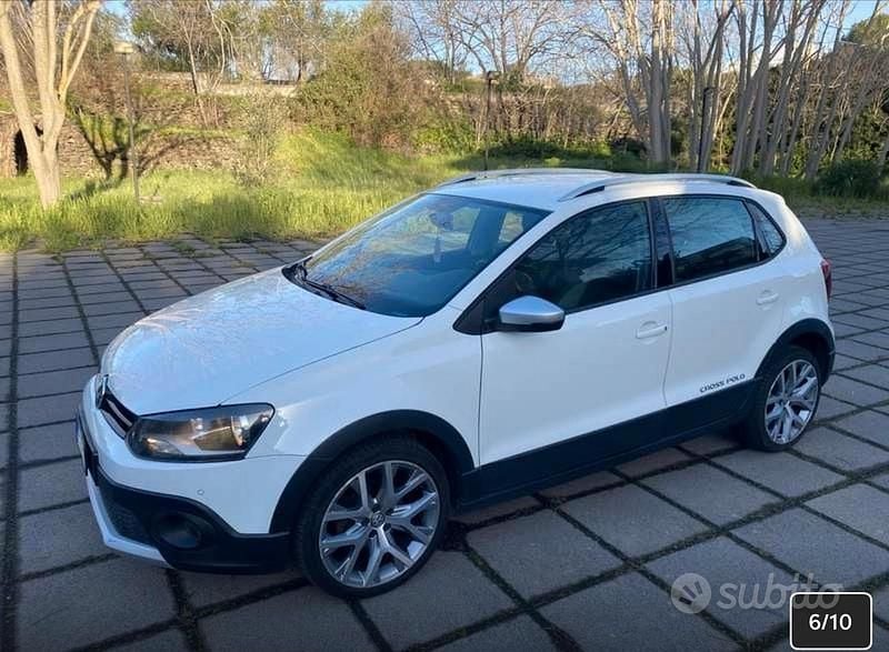 Usata VW Polo Cross 90 CV (66 kW) 2015 Bianco Utilitaria